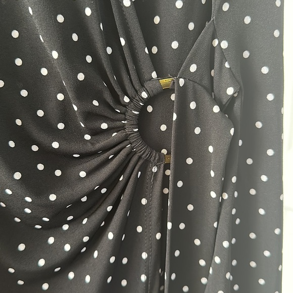 Beacon Apparel black polkadot, asymmetrical, tank top, with gold ring - Picture 3 of 5